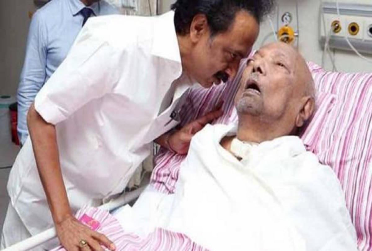 Karunanidhi kept in house for last two years, DMK leaders not let him go foreign