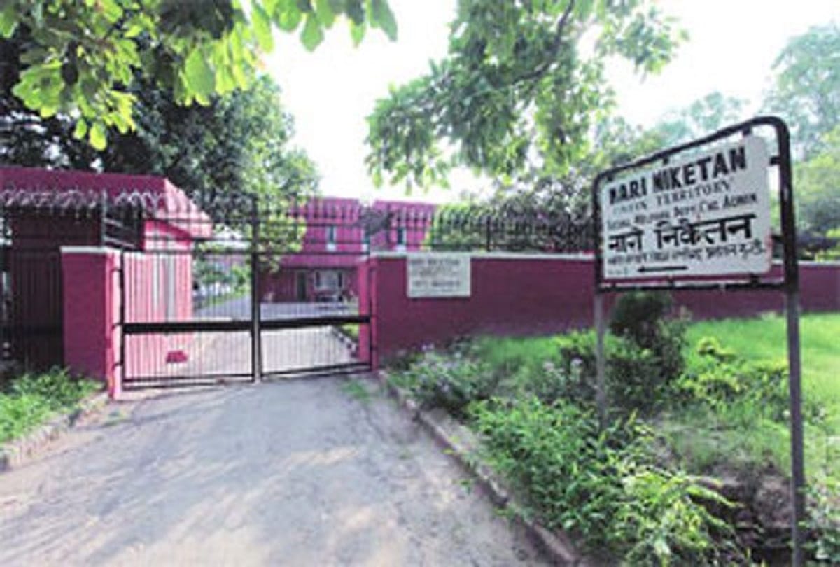 A lot of clutters is felt in nari niketans in Allahabad 