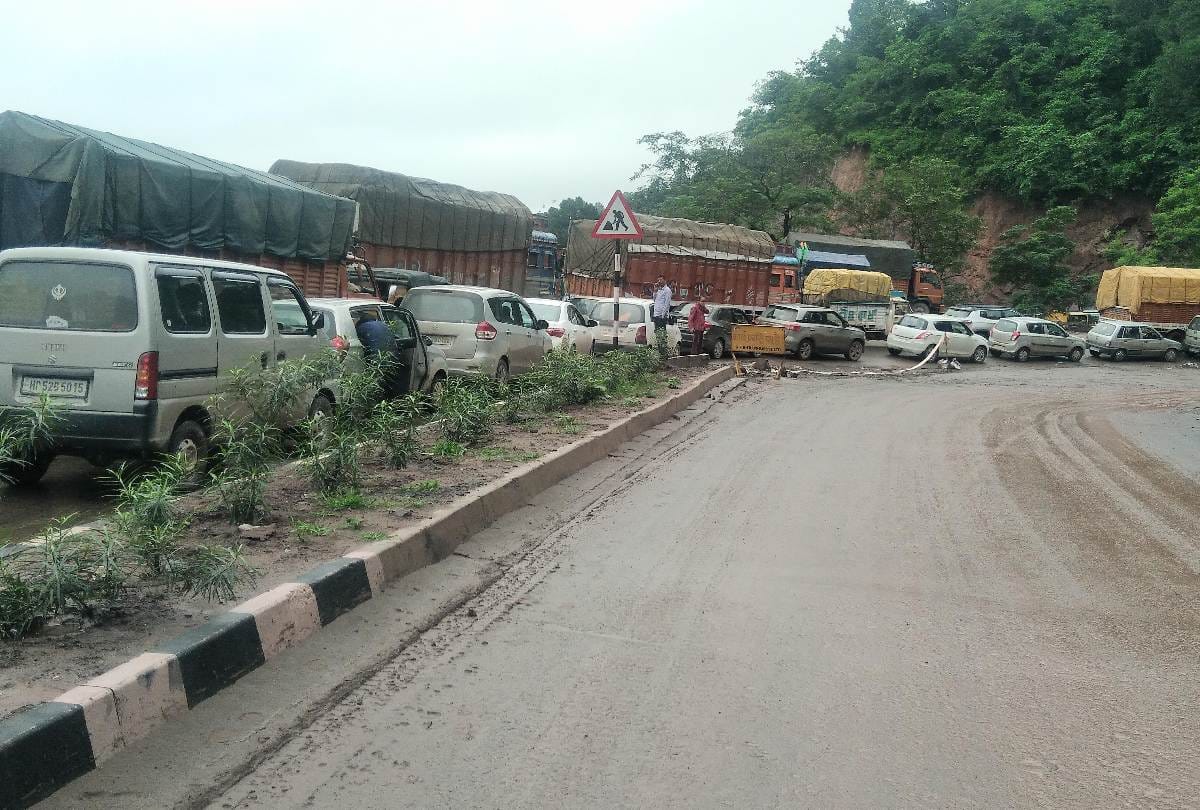 Shimla kalka highway traffic jam fir eight hours