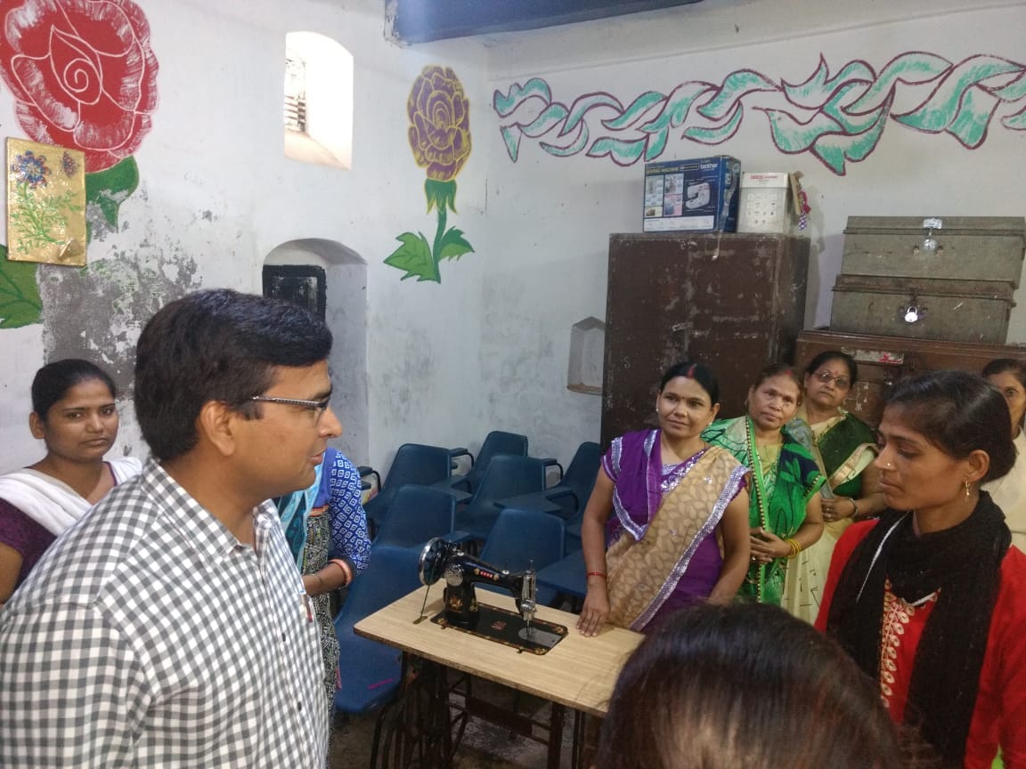 Varanasi DM visit shelter home after deoriya case busted