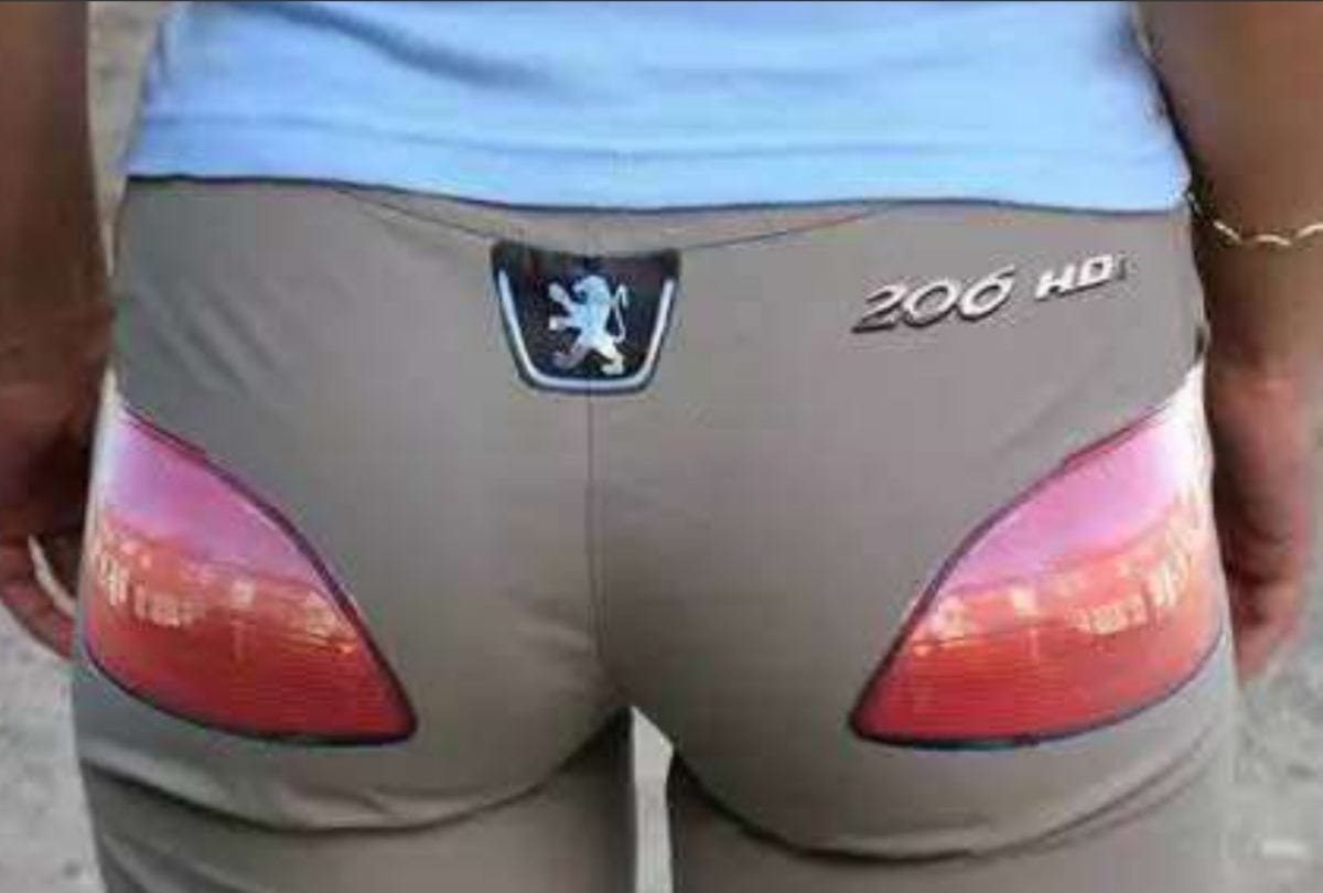 Weird Fashion And Bizarre Style Trends People Found Wearing On Streets