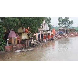  ganga on the threshold of temples in rajghat