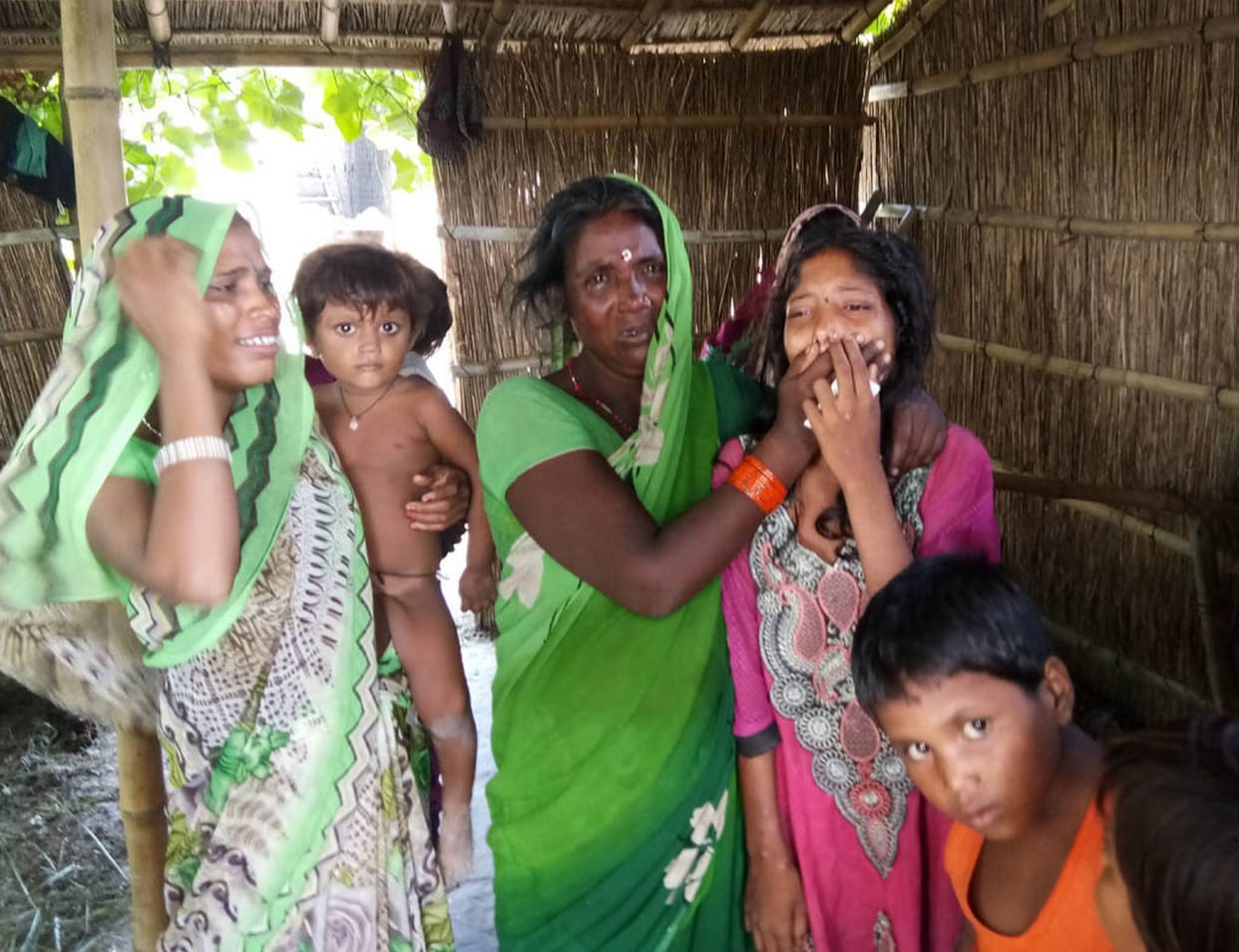 हादसे में दो महिला तीर्थयात्री की मौत, 30 घायल