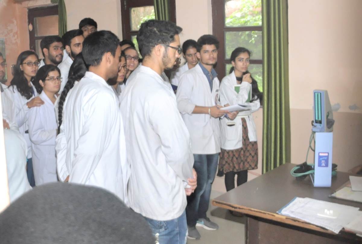 Class 12th student attends MBBS class for four days in Kozhikode Medical College; Kerala Police launch prob