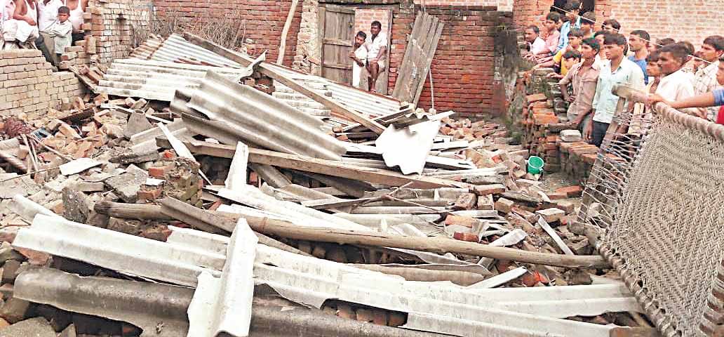 houses demolished,child died