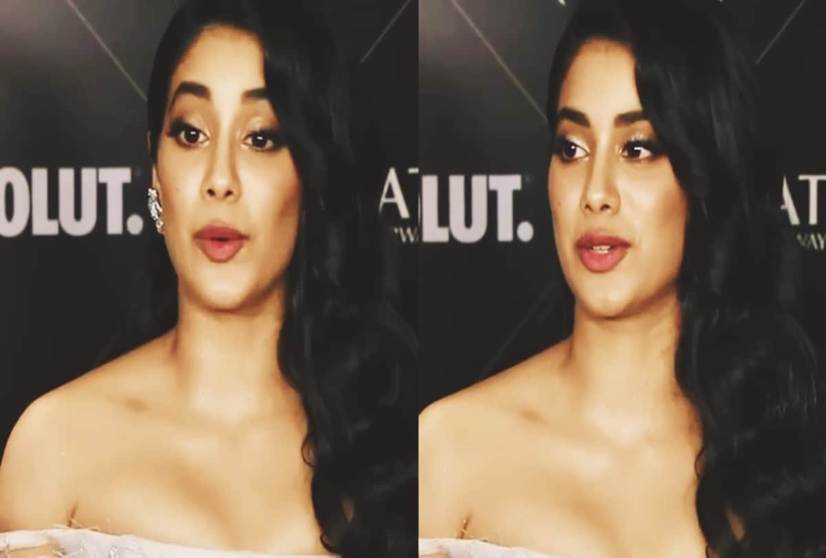 Janhvi Kapoor gets nervous on red carpet without sridevi