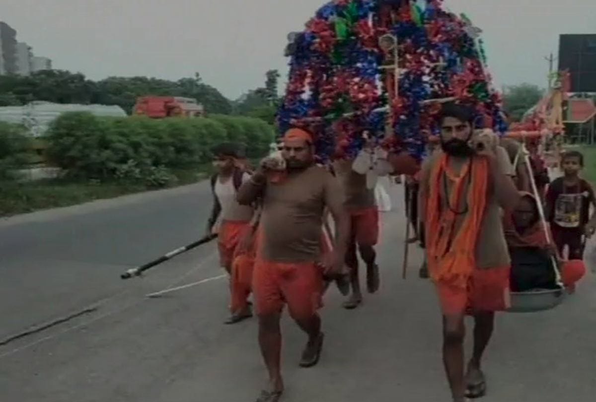 Kanwar Yatra 2018 five brothers carried parents on kanwar like shravan kumar
