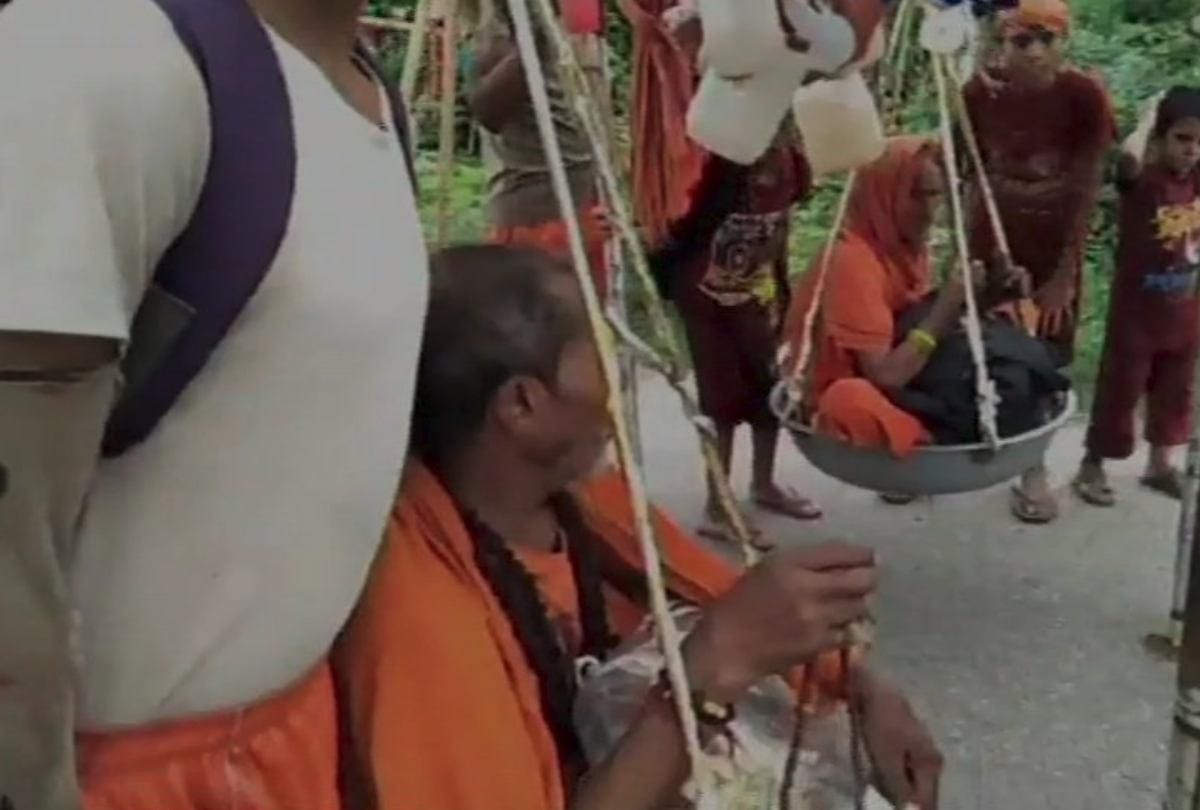 Kanwar Yatra 2018 five brothers carried parents on kanwar like shravan kumar