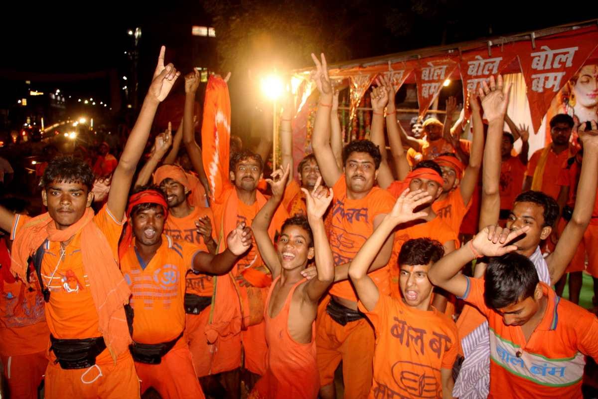 Sawan teras more than laks devotees take blessing at kashi vishwanath temple