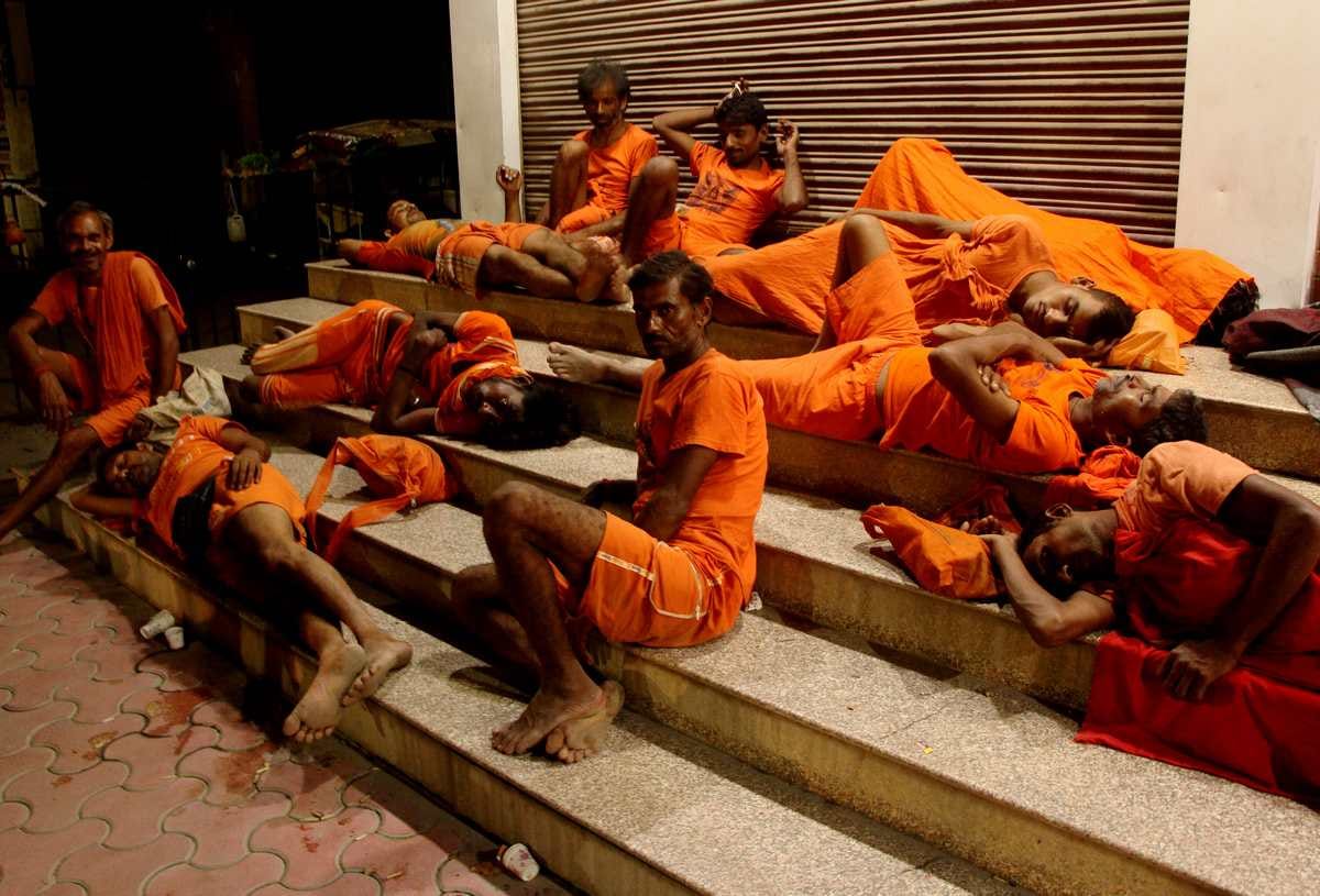 Sawan teras more than laks devotees take blessing at kashi vishwanath temple