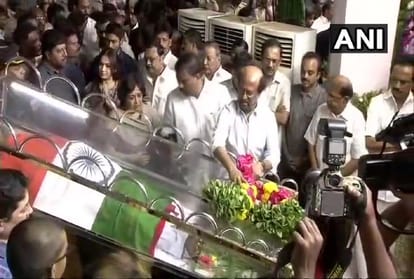 Live: madras high court issues verdict on burial of karunanidhi on marina beach hearing