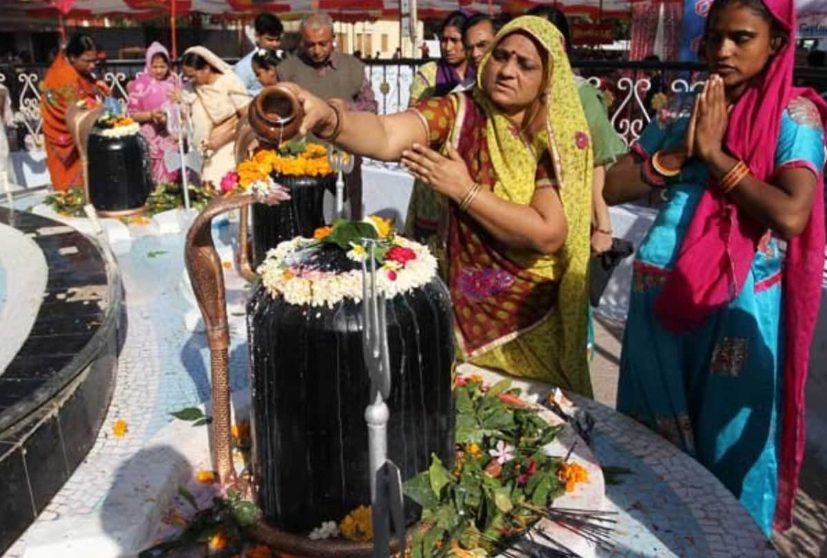 sawan 2019 shiv favourite pooja item during sawan month