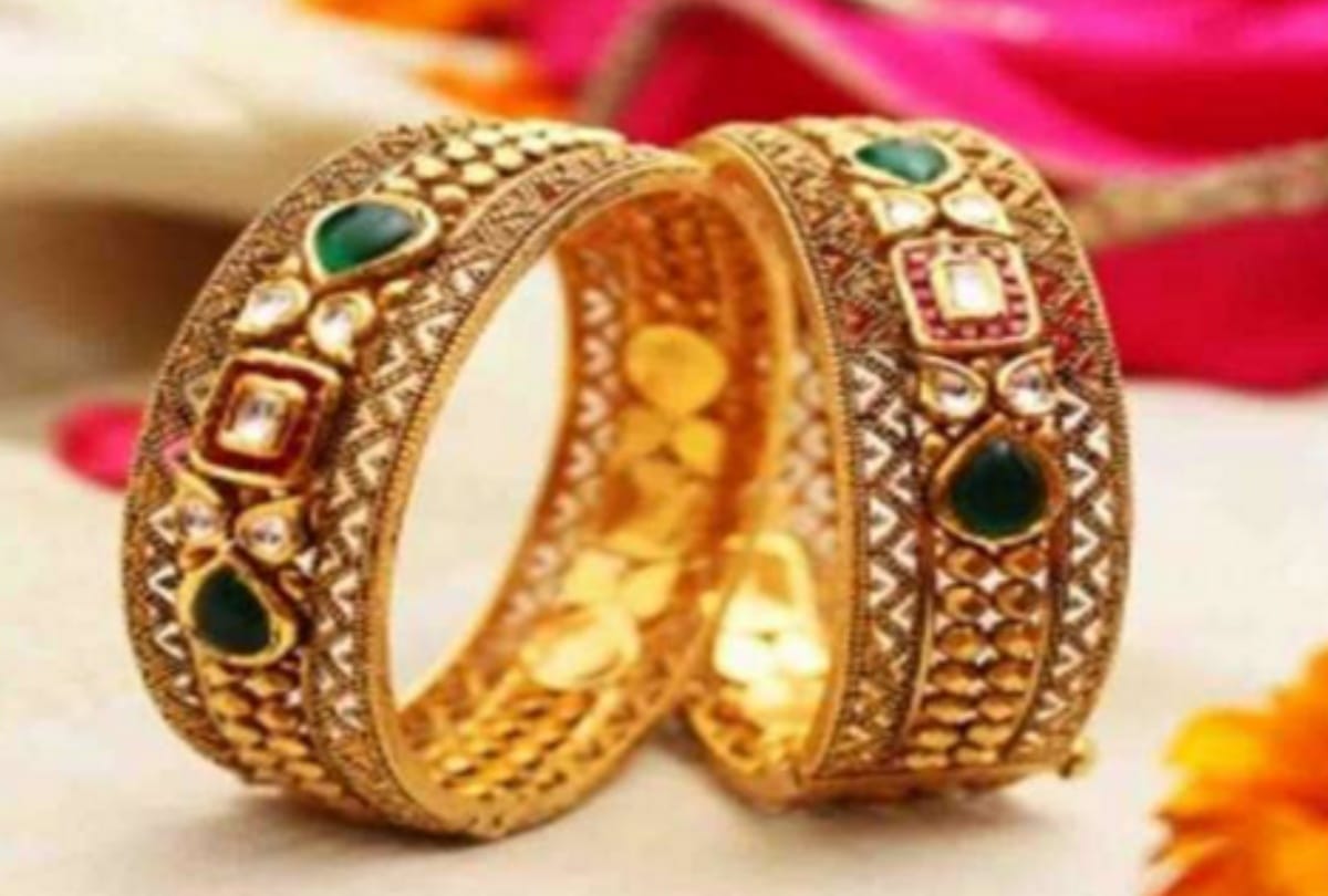 Lucknow: Diamonds and gold ornaments worth 60 lakhs found in the car, police and FST detained three