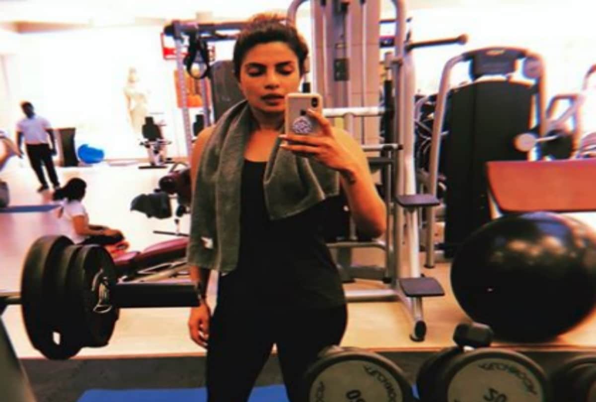 Ranveer Singh making fun on Priyanka Chopra gym picture 