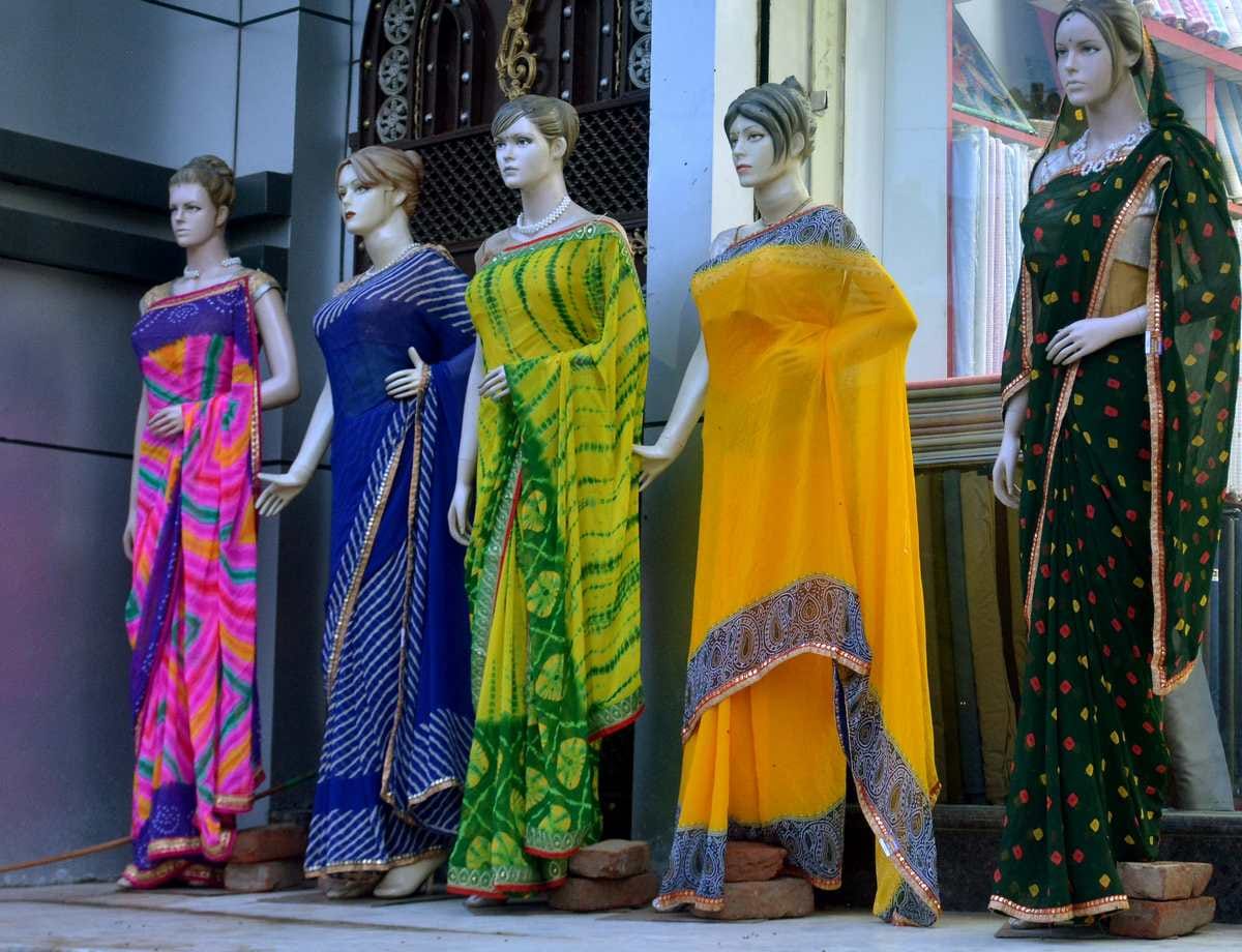 lahariya sarre is symbol of luck and culture