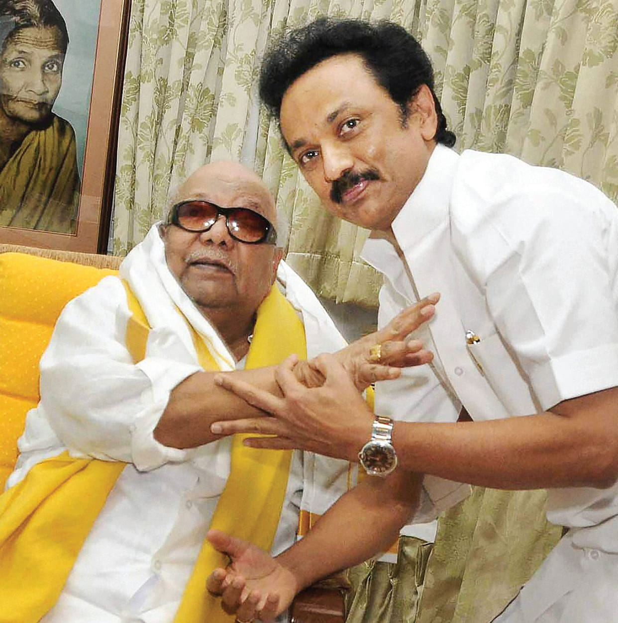 stalin writes emotional letter to departed karunanidhi,asked 'can i call you Appa?