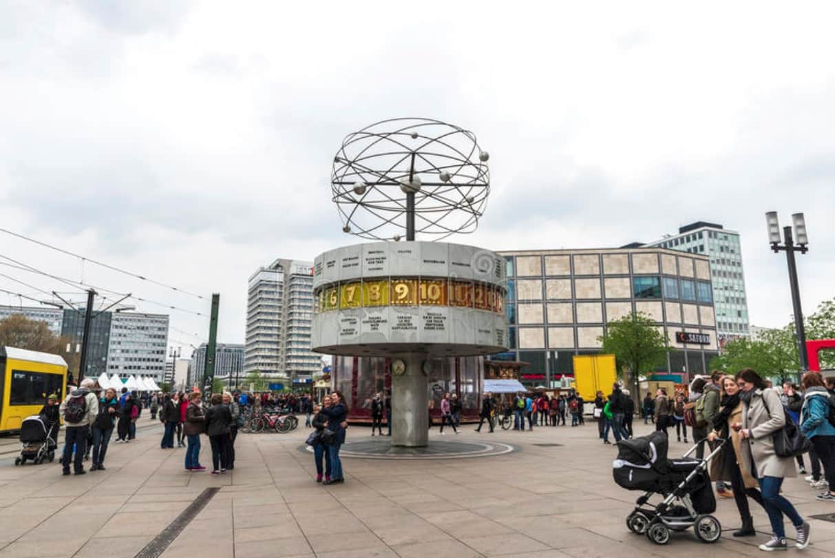 People can see the time of 148 major cities of the world from this World Clock