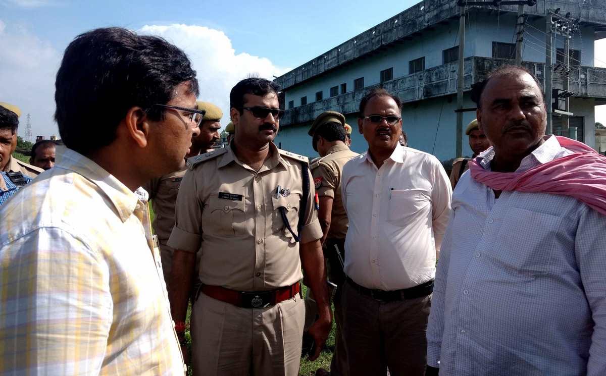 Varanasi DM gave order to gangster on government land grabbers