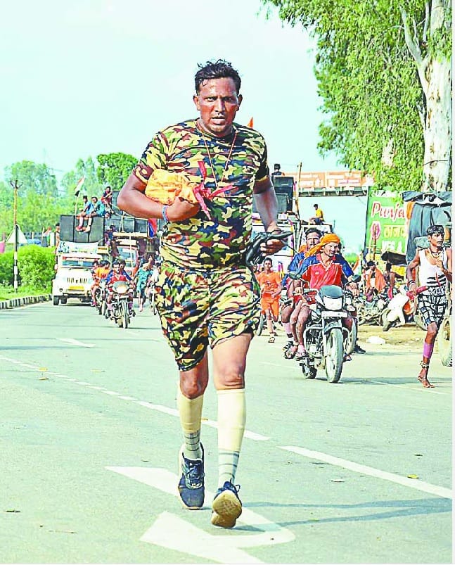 Vehicles from Haridwar running through the streets of Muzaffarnagar
