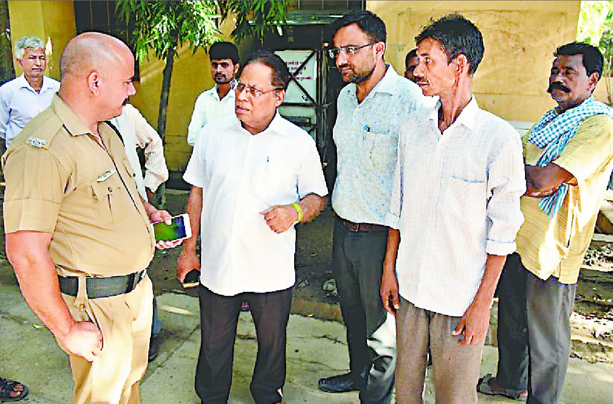 Private school bus kills two, one dies 