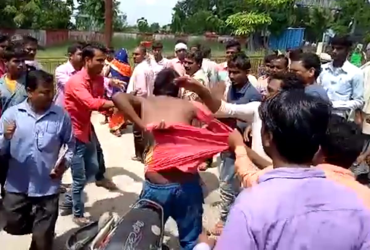 pocket theft beaten in shravasti