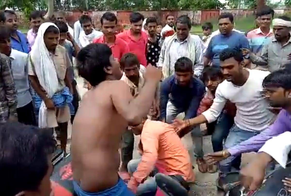 pocket theft beaten in shravasti