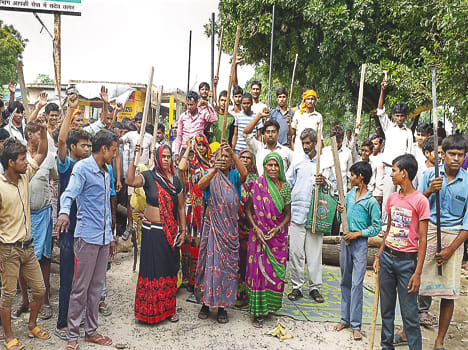 Against the illegal occupation imposed on the sticks jam in farrukhabad