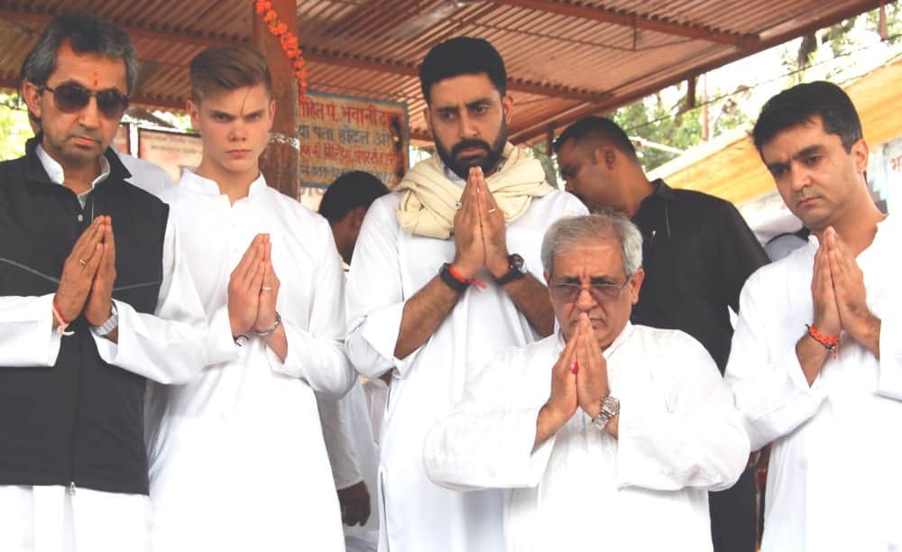 shweta bachchan nanda father in law bone immersion in haridwar
