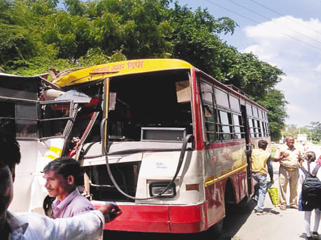 Roadways and private buses collide with, 20 injured in the ride