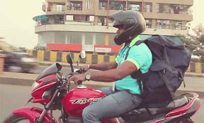 Dehradun: फूड डिलीवरी के लिए बाइक तेज भगवाई तो कंपनियों पर होगी कार्रवाई, टारगेट के चक्कर गंवा रहे जान Online food delivery boy road accident action will be taken against companies if bike rides too fast