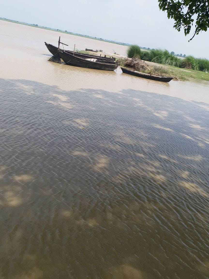 Ghaghra river crosses red marks, panic