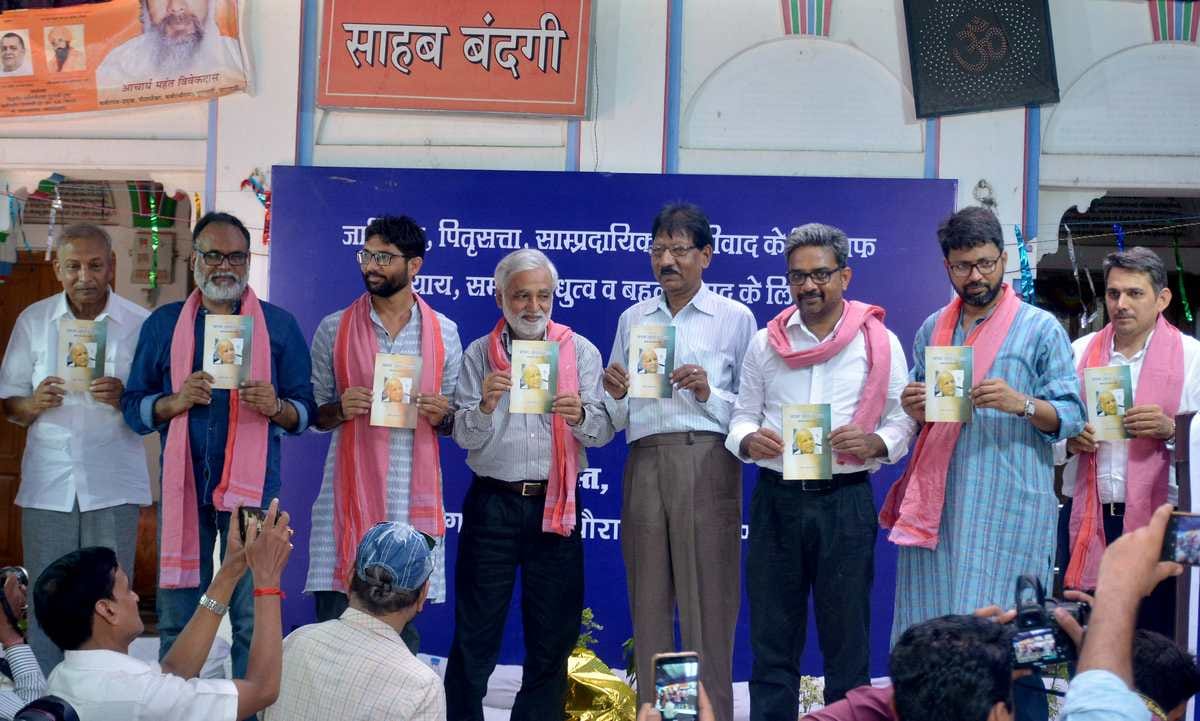 Dalit leader jignesh mewani arrived varanasi and target pm modi for his ghar wapsi