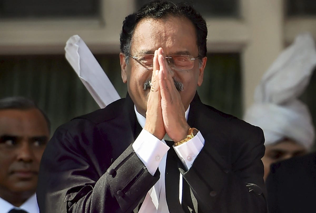 photos of delhi high court chief justice menon oath in ceremony when lg kejriwal shares light moment