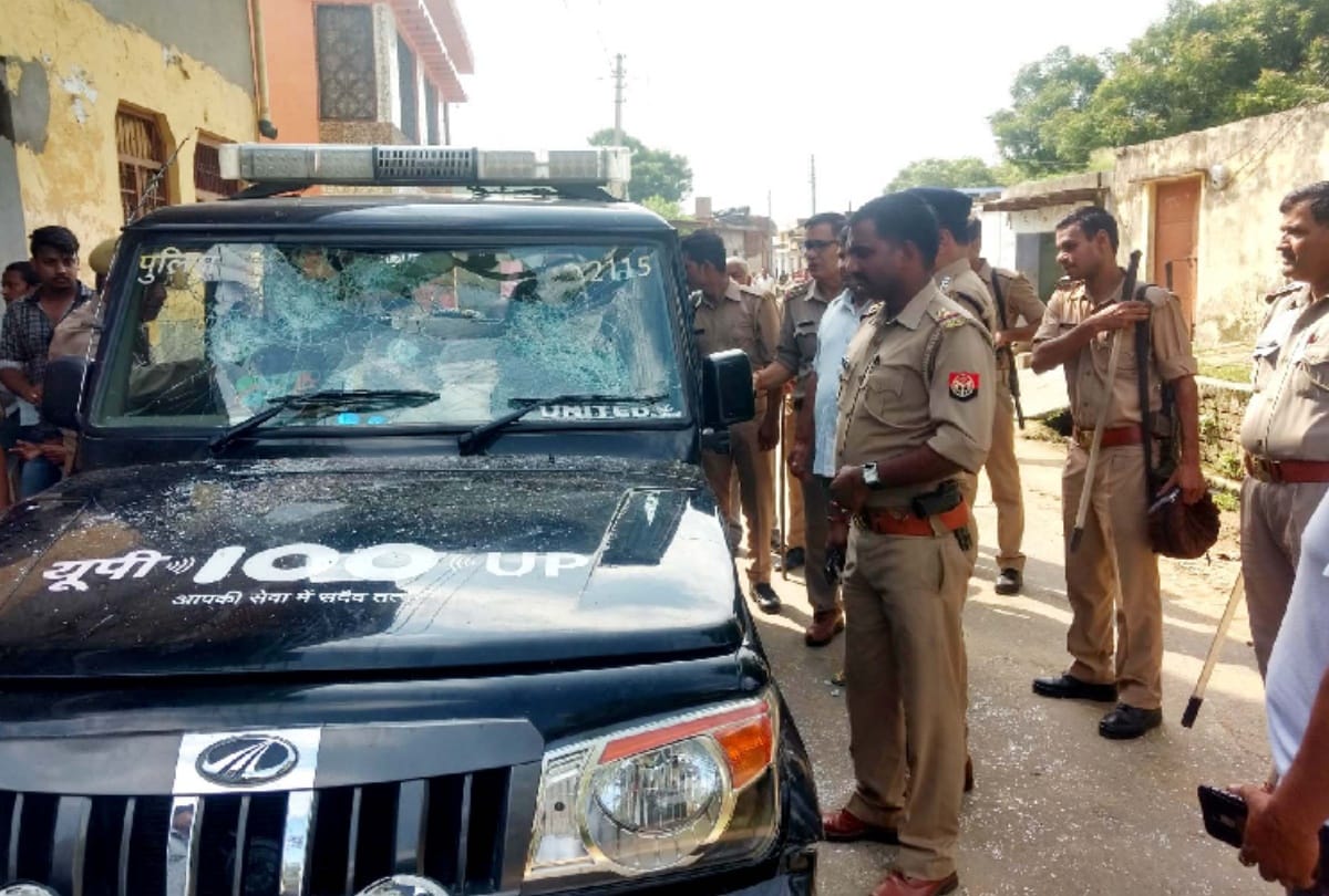 Kanwariyas vandalize police vehicle after altercation with locals in Bulandshahr, police files case