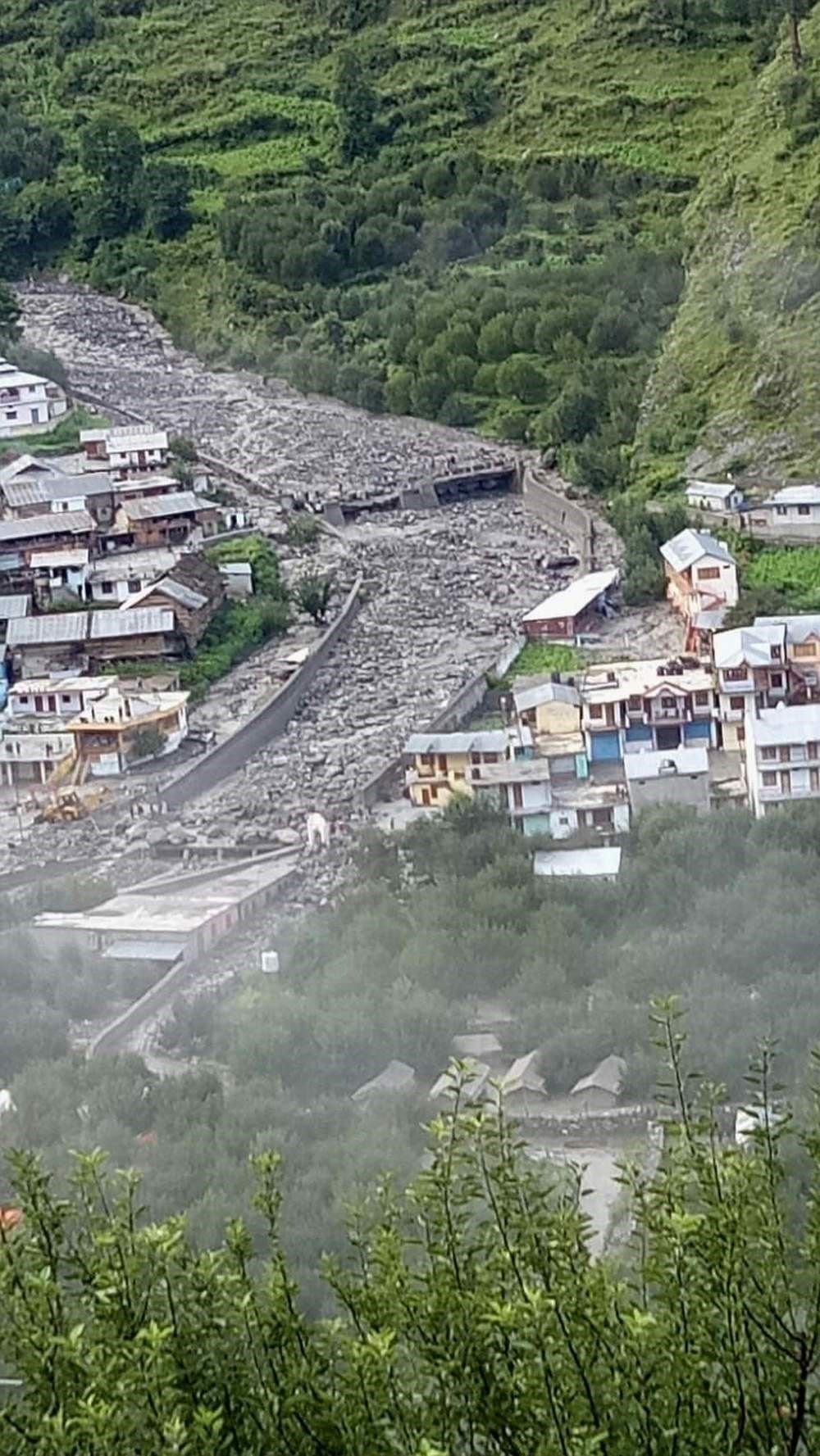 flood in uttarkashi kheer ganga debris in many house 