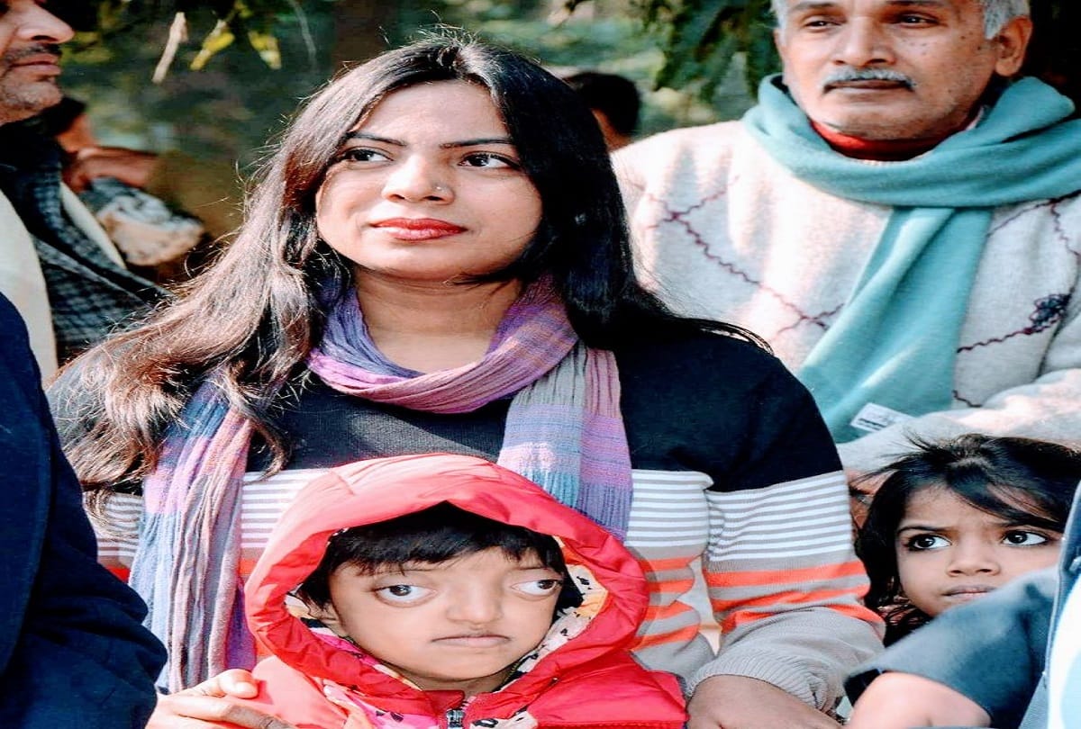 Khushboo Sinha help a girl suffering from Crouzon syndrome Genetic and Rare Diseases 