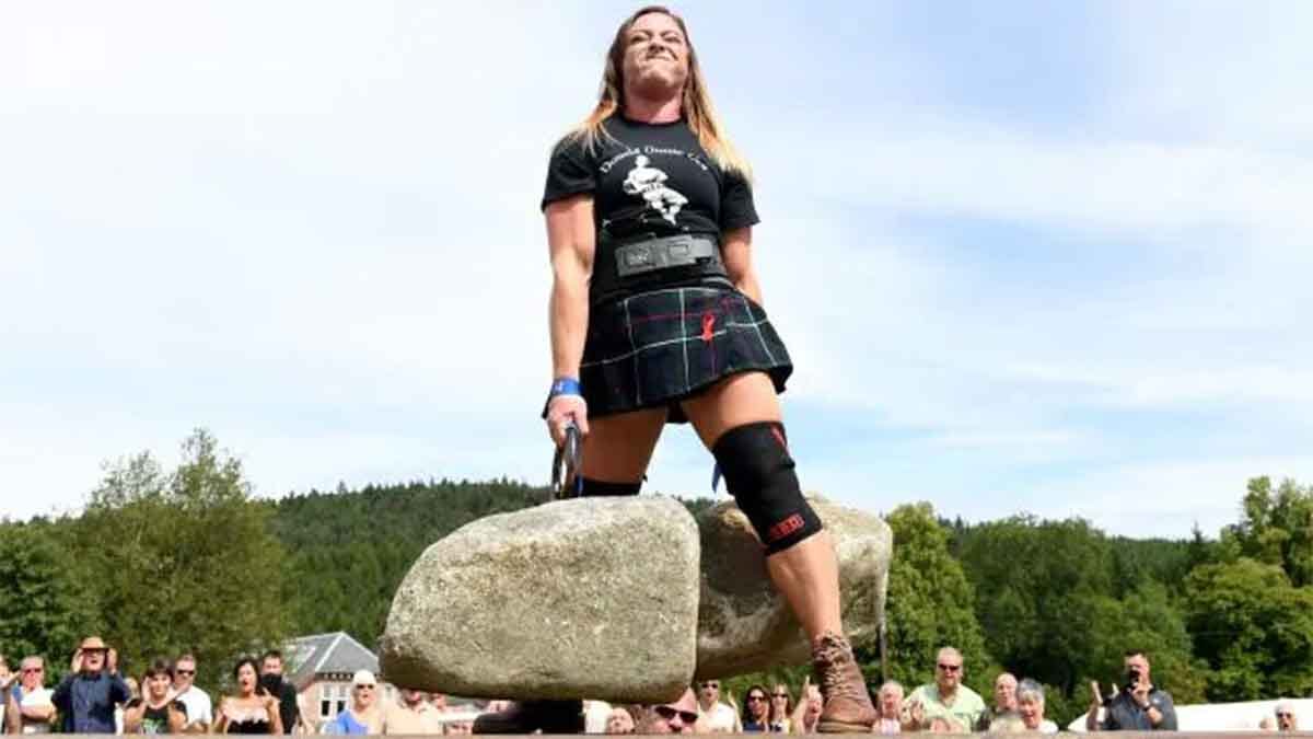 leigh holland keen becomes second woman to lift scotlands famous Dinnie Stones