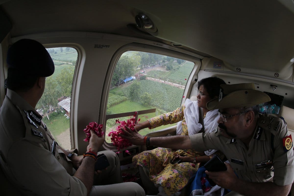 politics on Heat after ADG prshant kumar showered rose petals on Kanwariyas from a helicopter 