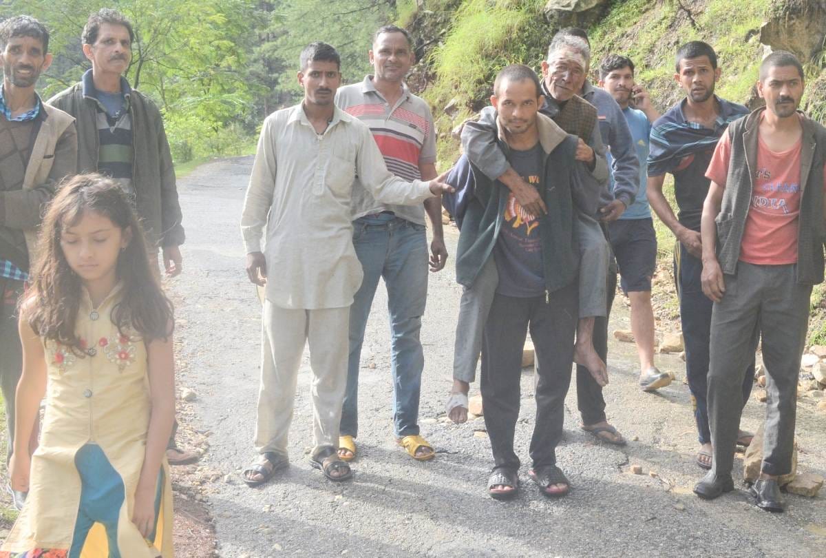 Himachal weather report cloudburst in Banjar Kullu Himachal Rain In Shimla