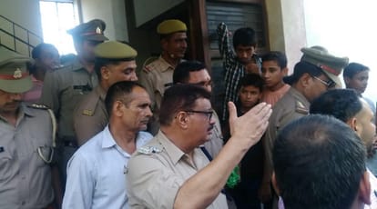 There was a dispute about tricolor in Shamli, caught the accused
