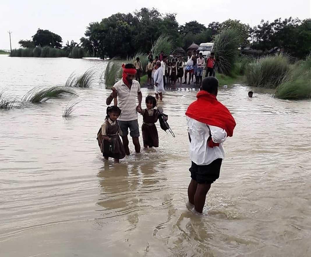 Ghaghra river water level cross danger level in azamgarh ballia and mau