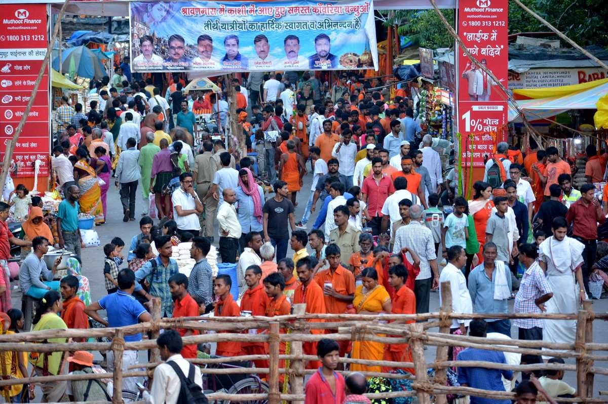 more than lkahs devotees came varanasi on the sawan shivratri