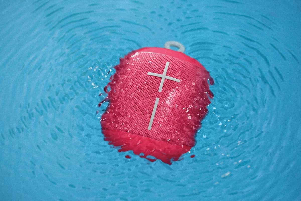 Holi Special: How to protect smartphone from water and color, Know all tips