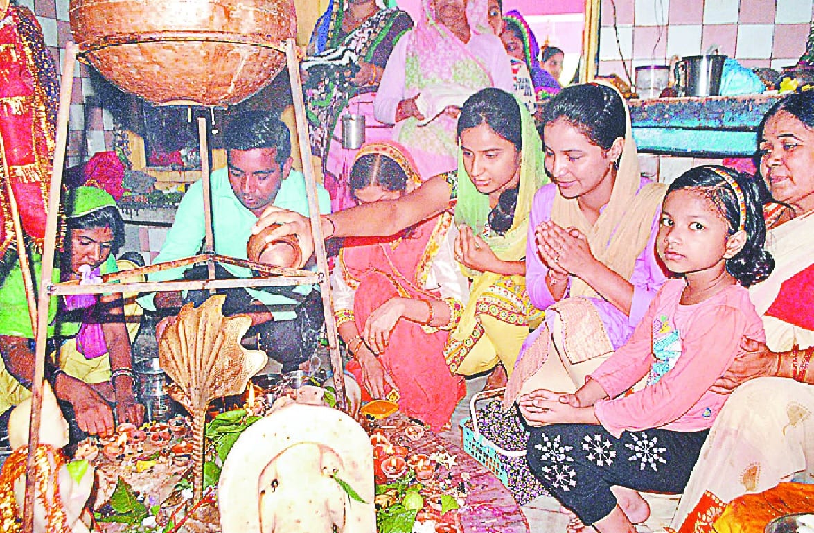 Pilgrims performing Jalabhishek at the temple on Shivaratri in Bijnore.