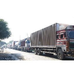 hundreads of vehicles trapped in jam for 18 hours
