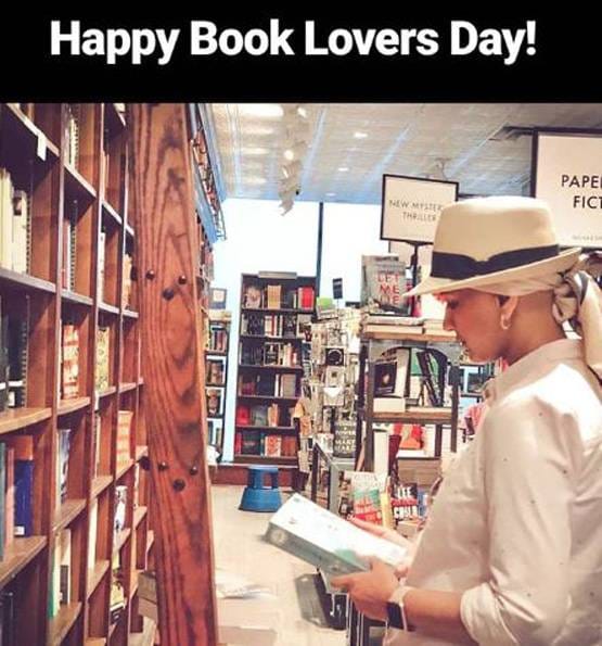 sonali bendre in a book store at new york cancer treatment