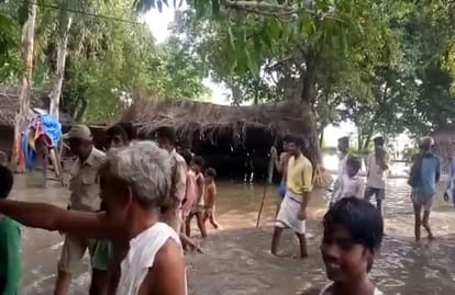 flood situation in kasganj 
