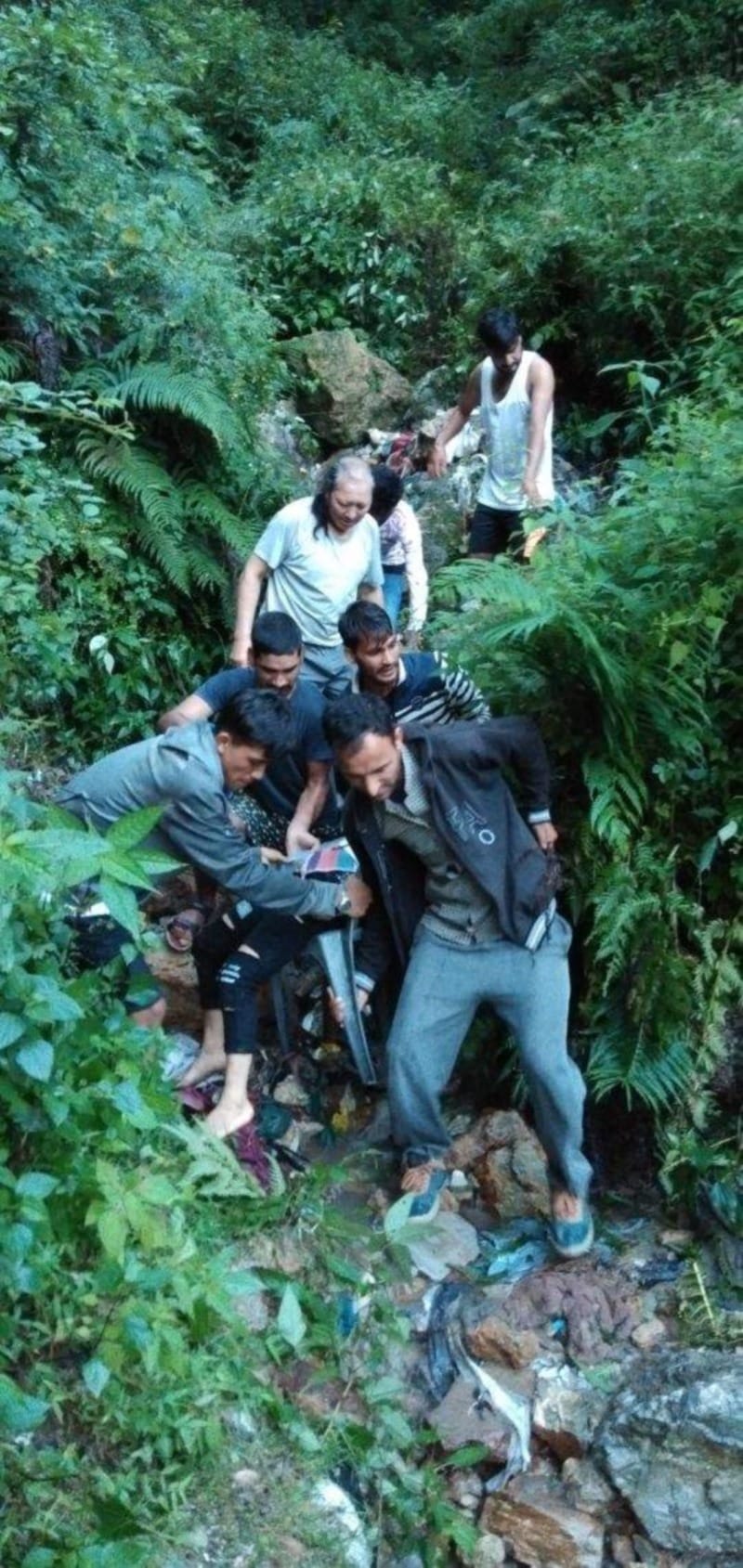 after major accident two friend show inhumanity