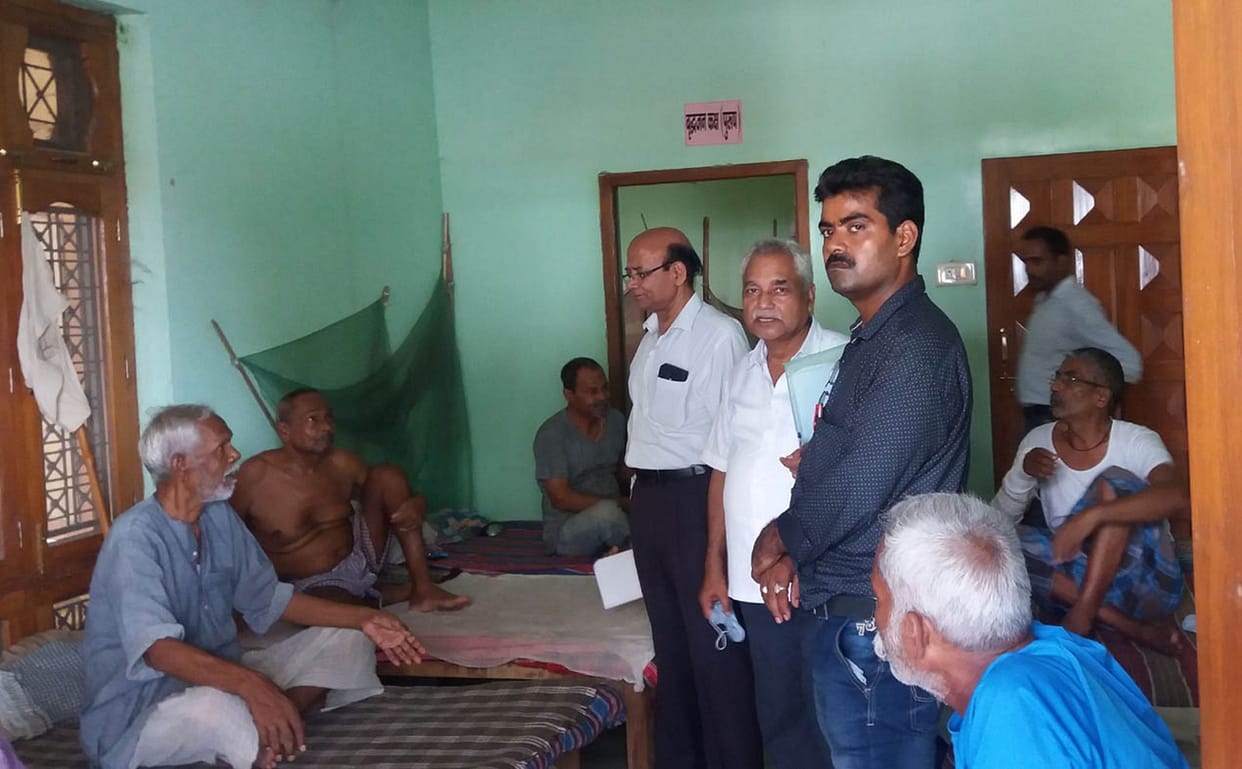मेडिकल कॉलेज से 22 बुजुुर्ग कुशीनगर फिर लौटे