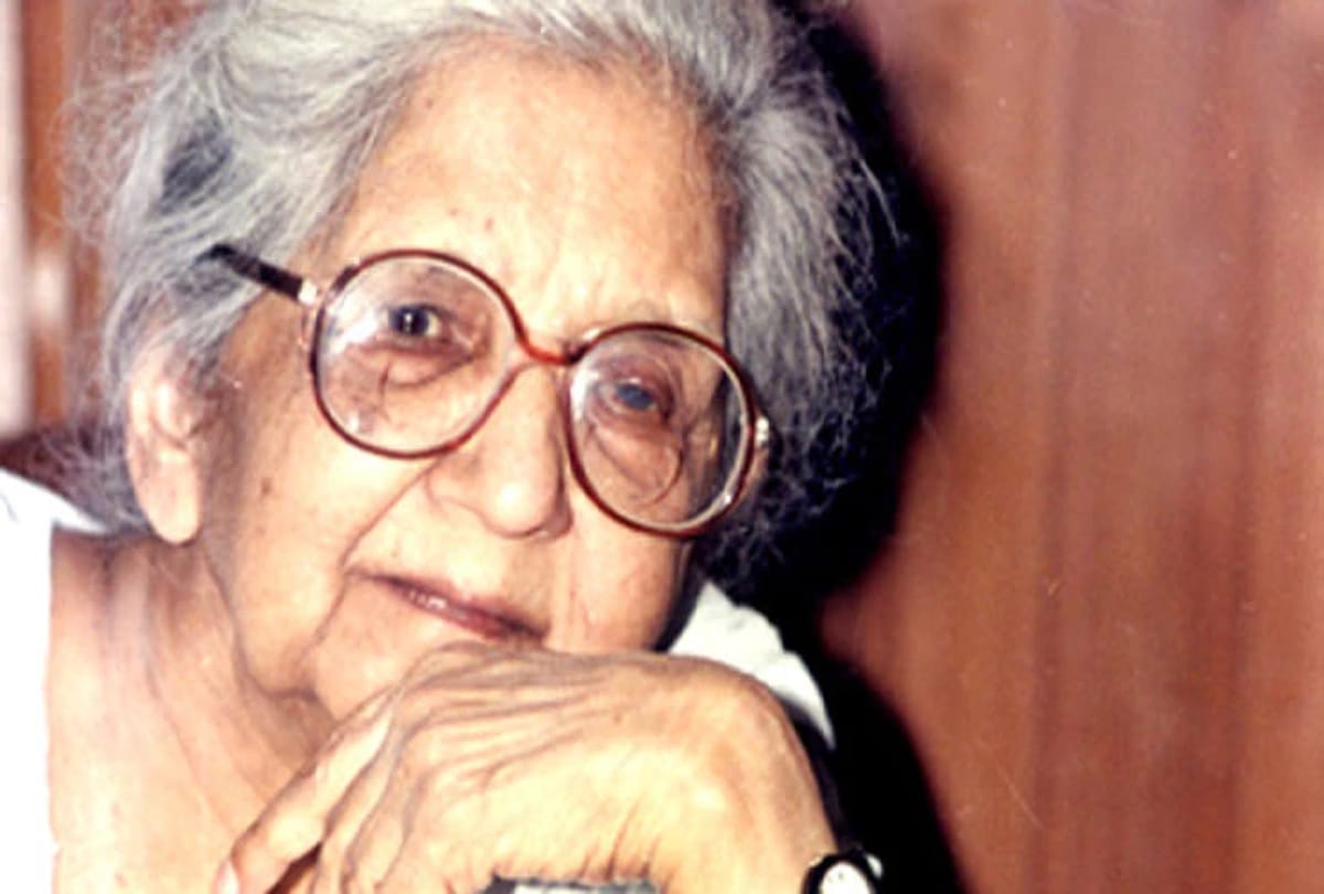 Know about Lady Freedom Fighter whose Freedom started to freezing the flag